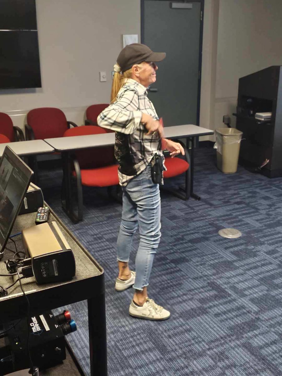 NorthMiamiPD's tweet photo. ‼️ 3 SEATS LEFT - BEHIND THE BADGE‼️
Tomorrow - Thursday, September 28, 2023, 5:00pm-7:30pm. Take advantage of this free interactive class. GRAB YOUR SEAT! https://t.co/1y3dM0PM59
If you were behind the badge, what would you do? https://t.co/0MON6vTcGE
#NMPD #NorthMiamiPD https://t.co/9ccgh19YII