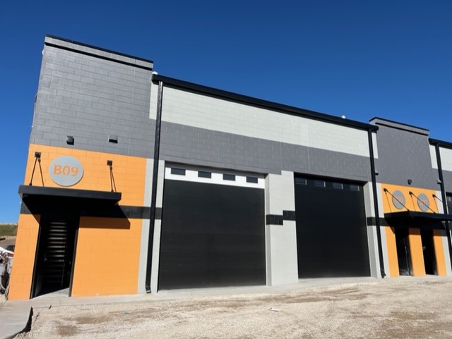 development_pw's tweet photo. Castle Rock Flex Update: We're in the home stretch! 🏇 
October 2023 is just around the corner, &amp; we're all set to unveil our masterpiece. The buildings are painted in our iconic colors &amp; backlot storage is ready. Now, we're putting the final touches with asphalt &amp; interiors. 🏁 https://t.co/OyK0HfgmWg
