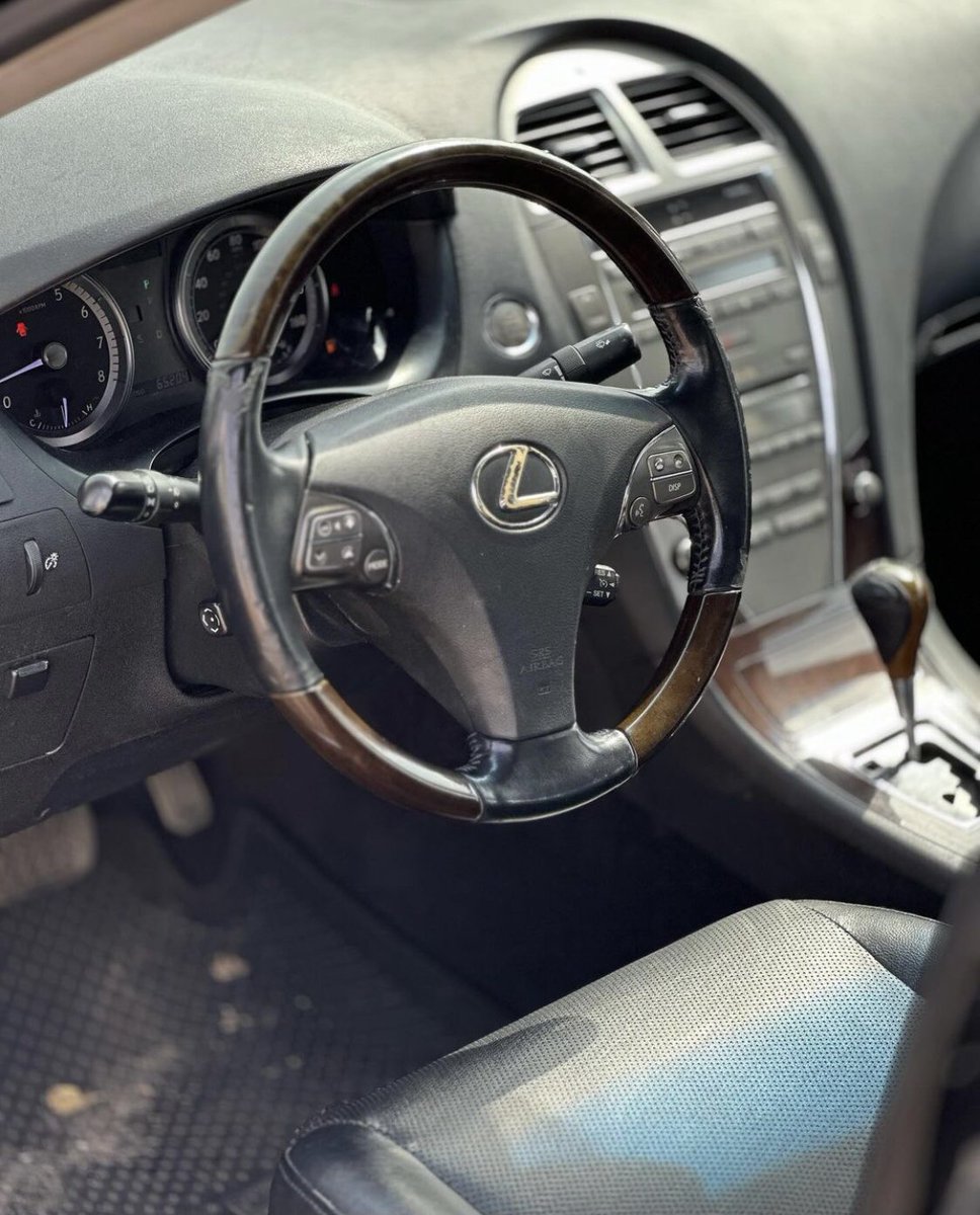 Automall_ng's tweet image. Foreign used Lexus ES350 2011 model
Price:8.9m
Duty: paid 
Location: Abuja 
#wike #Abuja #CBNGOVERNOR #Iphone15s 
@__yellows @alamin_ghost @Waspapping_ @saamaccido_ @Mvnaaa___ @_hafsat_paki @_stan_ley @abujarides @KawuGarba @___Bils @Kha_dee_ja_tou @_Tiga_b @the_scholar1 Retweet