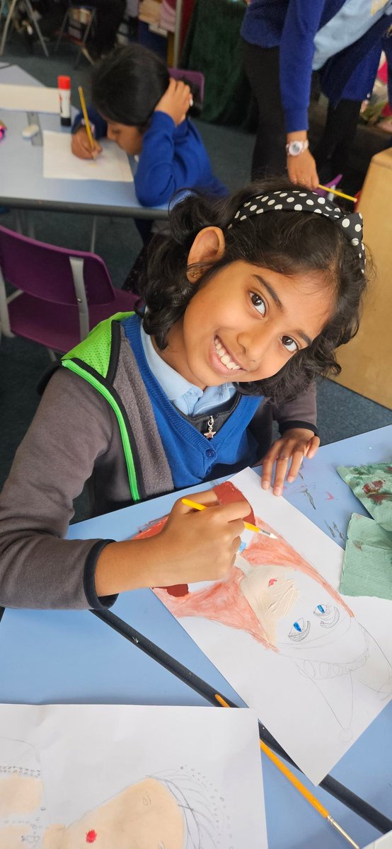 marys_rc's tweet image. I think the Tudor monarchs would be delighted with these stunning portraits from talented artists in Blwyddyn 3/4.
#amazingart 
#perfectportraits 
#totallytalented 
#werekeepingourheads
#BCAArt