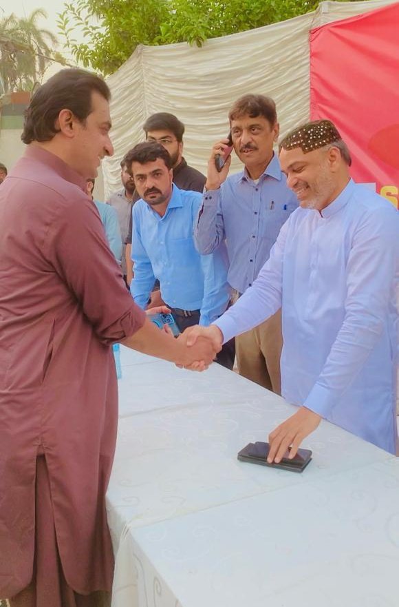 RashidKhaskhele's tweet photo. A successful program of #PPPDigitalEast was held at People's Secretariat Karachi, in which People's Youth Karachi President Chairman Safoora Town @RashidKhaskhele , PP Digital Sindh Incharge @Bhuttoiest District east Convenor Asif Khan were all members present.  Congratulations to PP Digital Sindh Head @Bhuttoiest who organized the wonderful event, it was nice to see all the social media geeks together on one platform.
 #PPPDigitalEast