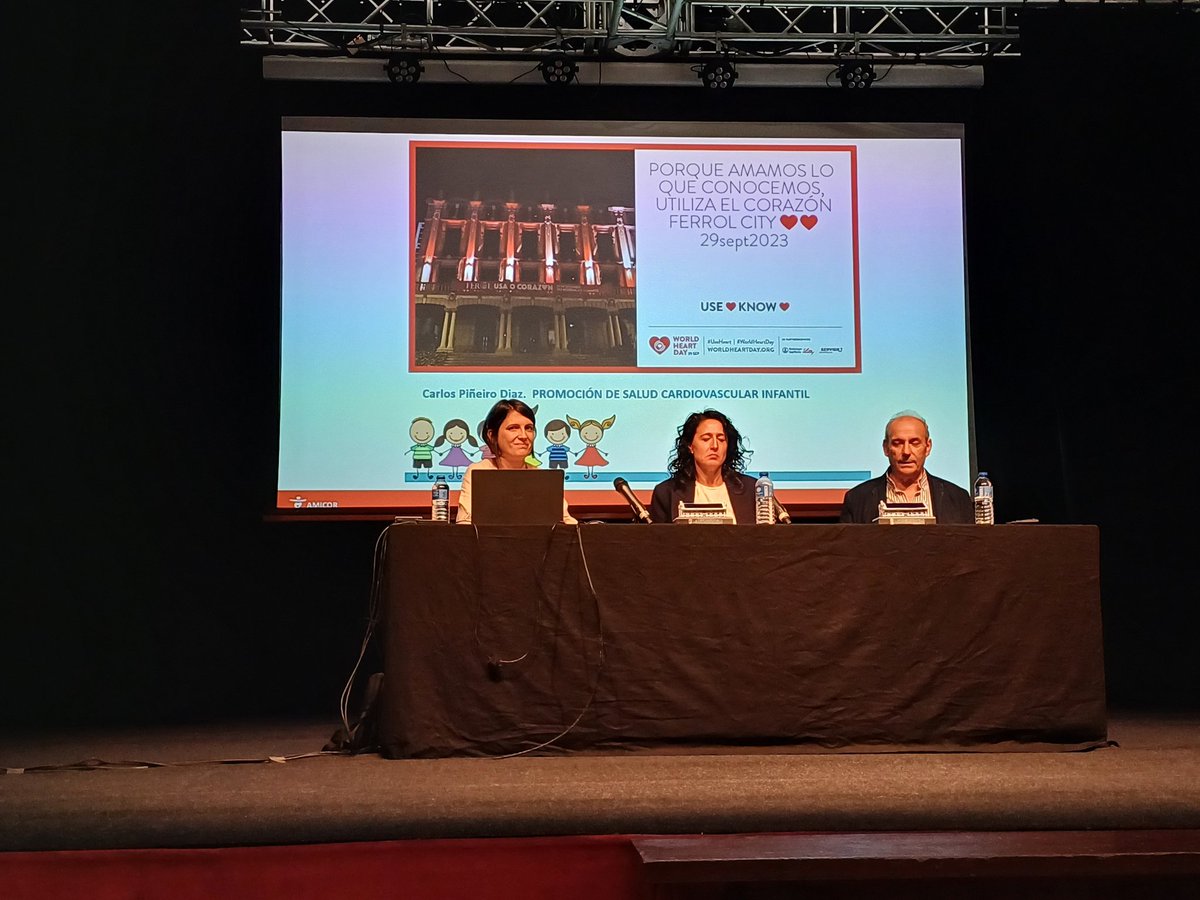 meryegea's tweet photo. Con #CardioJefa @MarzoaRaquel @CardioAPFerrol y @carpydia hablando del corazón ❤️ https://t.co/FZqqznnUDy