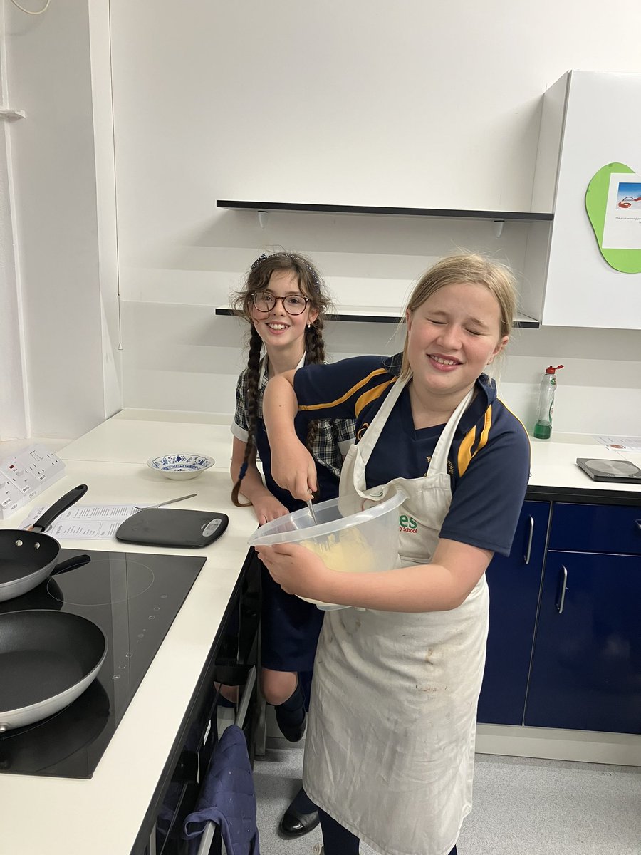 BBPrepBoarding's tweet photo. The boarders are baking with Mrs Mitchell tonight. Chocolate chip cookies 🍪 a delicious mid week treat! @BBPrepHead @Beachborough @BSAboarding #iloveboarding https://t.co/vRjDvnKPWy
