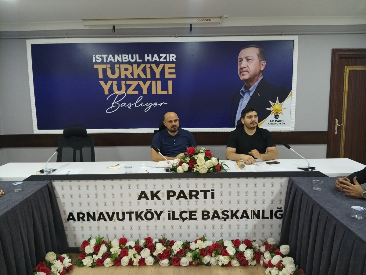 akgncarnavutkoy's tweet photo. Gençlik Kolları Başkanımız @ercndnr  İl Sorumlumuz @habibarut katılımı ile haftalık olağan Yönetim kurulu toplantımızı gerçekleştirdik. 
 
Toplantımız Hayırlara vesile olsun. 🇹🇷

@eyupkadirinan
@CCekerek 
@habibarut
@ercndnr https://t.co/TKwy4PKIl6