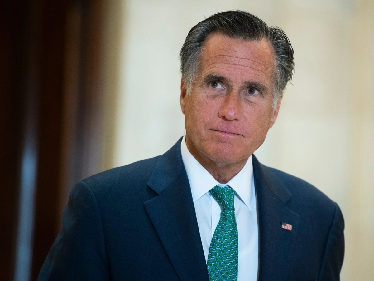 Mitt Romney is the only Republican senator who publicly called on Senator Menendez to resign. You can always count on @MittRomney to say and do what's the right thing for the country.