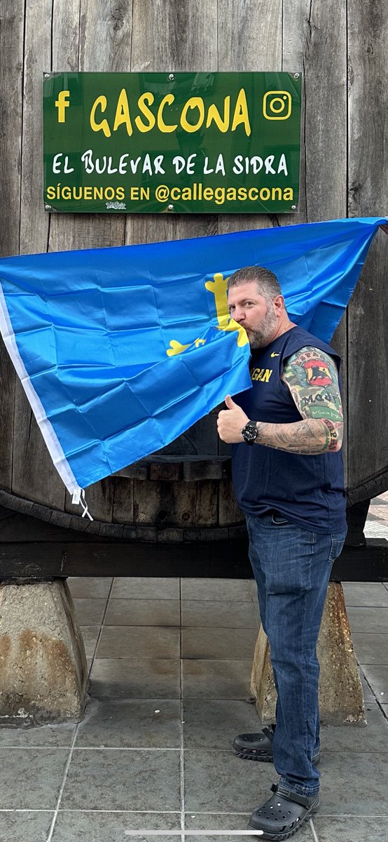 LarryShyGuy's tweet image. Hello Oviedo- Asturias ESPAÑA 🇪🇸