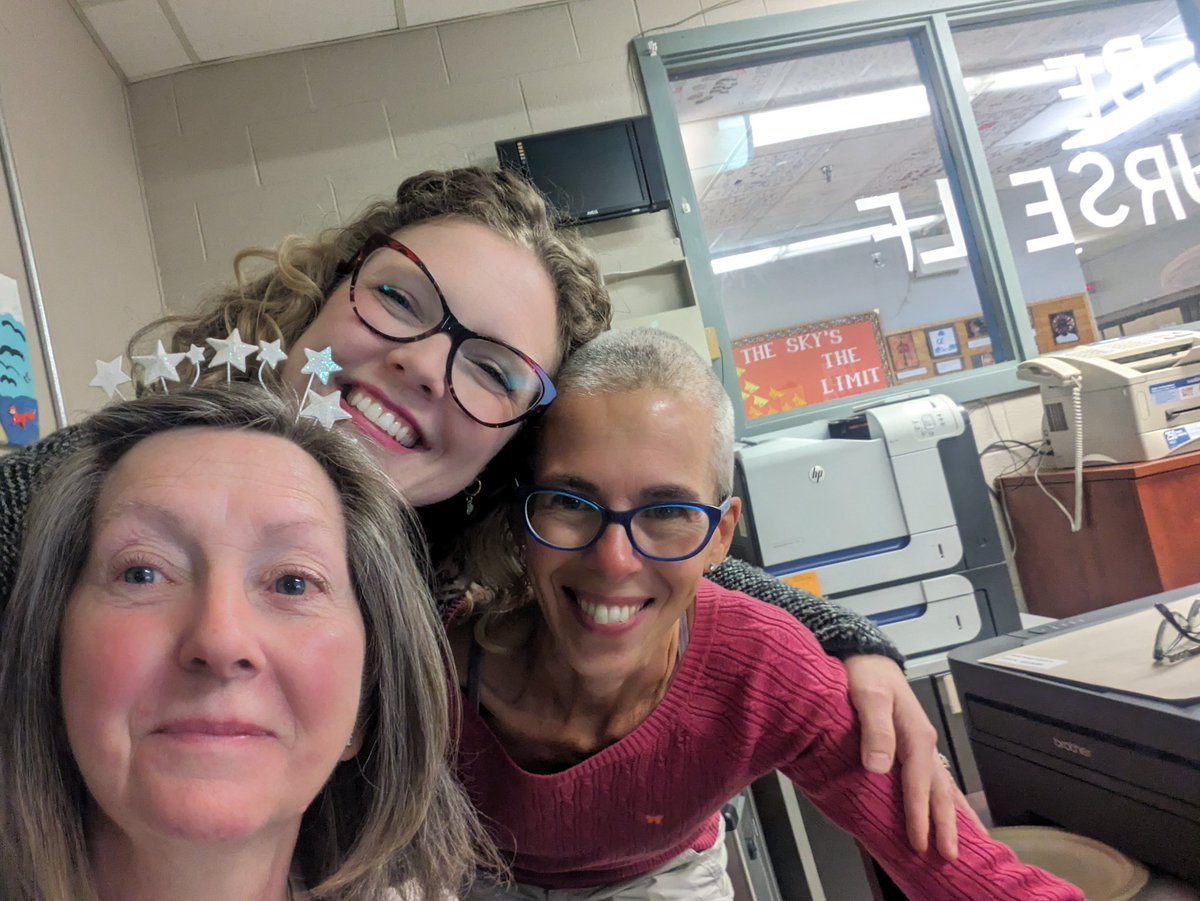 Lilly Regular tweet media