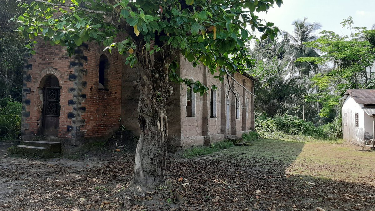 _hopeinChrist's tweet photo. @TheTouristG_ Chapelle sur l'île de #Jebale , on y retrouve aussi la maison de l'aïeul du célèbre Mbappé https://t.co/NcimQFfy61