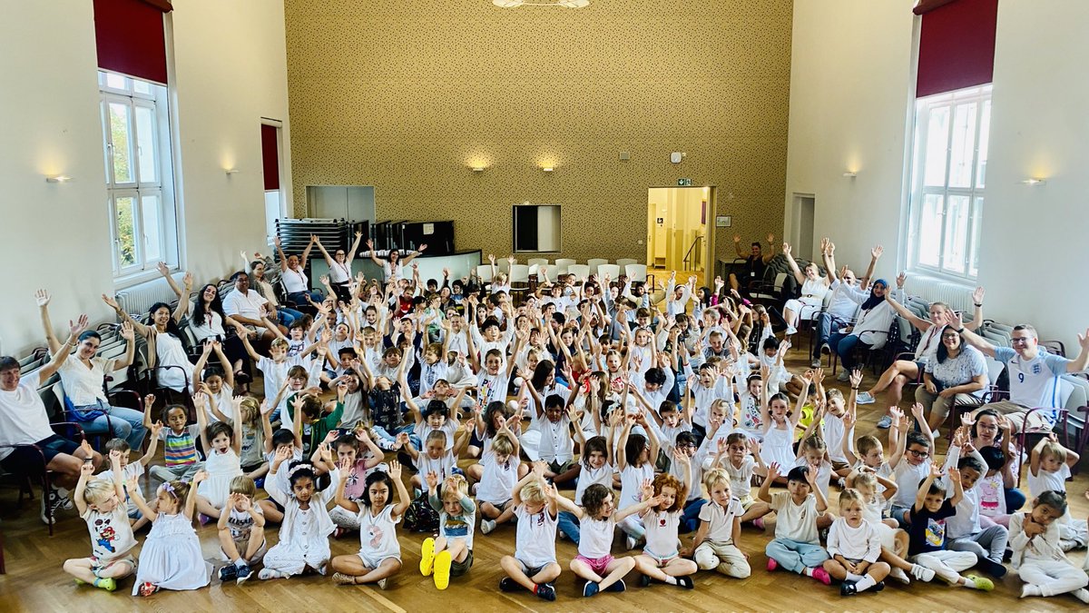 Last week DISV recognized the UN International Day of Peace &amp; the 2023 theme; Actions for peace: Our ambition for the Global Goals. With many of our UoI’s connected to the Sustainable Development Goals, this day was a wonderful provocation for the learning to come! 
#GlobalGoals