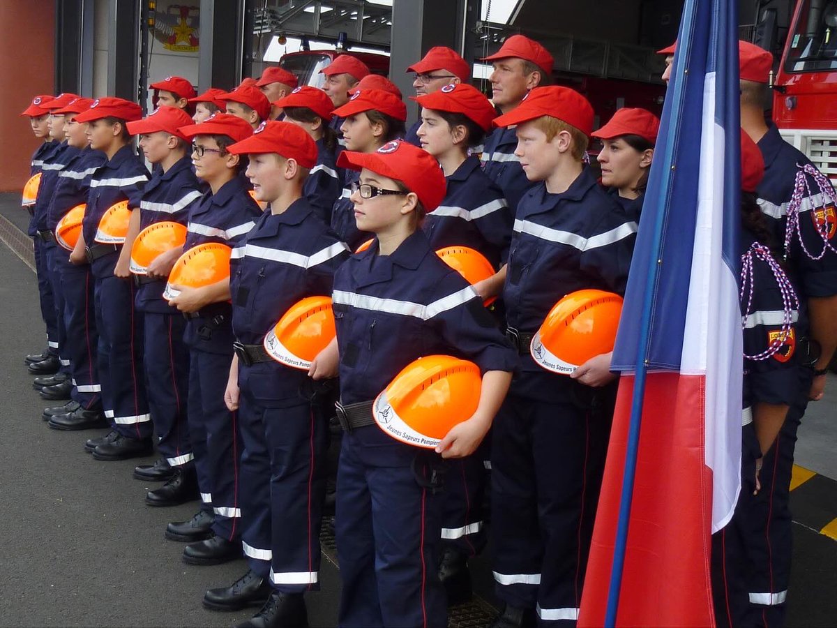 [10 ans…]

10 ans de section JSP Haute-Lozère !

L’avenir des SPV est dans les écoles de JSP, pour preuve, le CIS de Saint-Chély compte dans ses effectifs 23% d’anciens JSP !

<a href="/sdislozere/">SDIS48</a> <a href="/48ddsis/">@DDSIS48</a> @GuesdonAlain <a href="/PompiersFR/">Pompiers de France</a> <a href="/stchelydapcher/">Saint Chély d'Apcher</a> <a href="/PompiersStchely/">Pompiers de Saint-Chély</a>