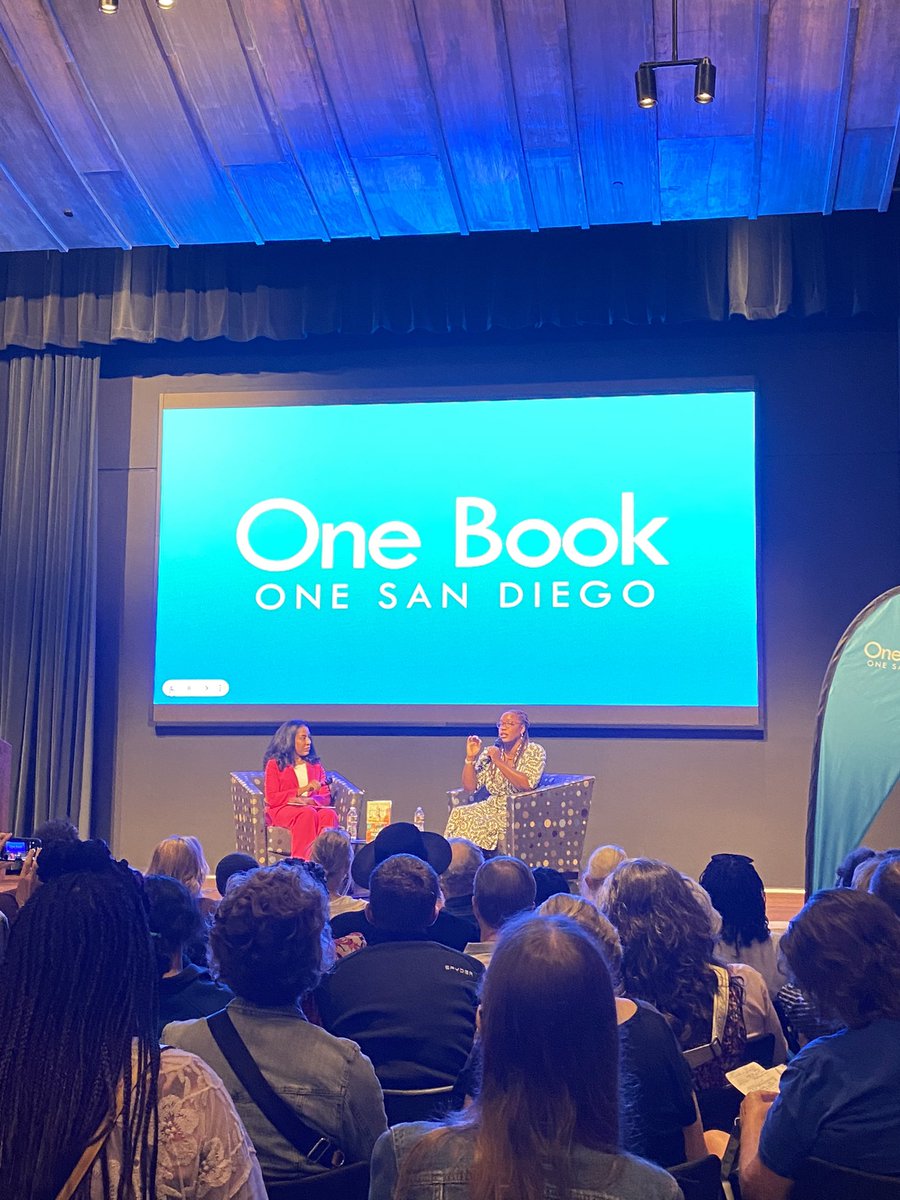 SDPublicLibrary's tweet photo. Huge thanks to @hmcghee for coming out to #SanDiegoCentralLibrary last night. It was a packed house for this #OneBook event and the crowd left inspired! https://t.co/AK2MEYLmdX https://t.co/GKLZHCXkiO