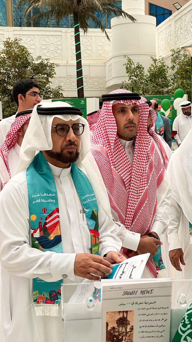 RMIC_KFU's tweet photo. مُشاركتنا لِركُن كلية إدارة الأعمال
 لِـ صحيفة أعمال 🗞️
“في معرض نحلم و نحقق KFU “🌟
@KFU_st_affairs 
 بِرعاية وحضور معالي رئيس الجامعة: د. محمد العوهلي

#نحلم_و_نحقق_مع_SBKFU https://t.co/iR2FZv5r0z