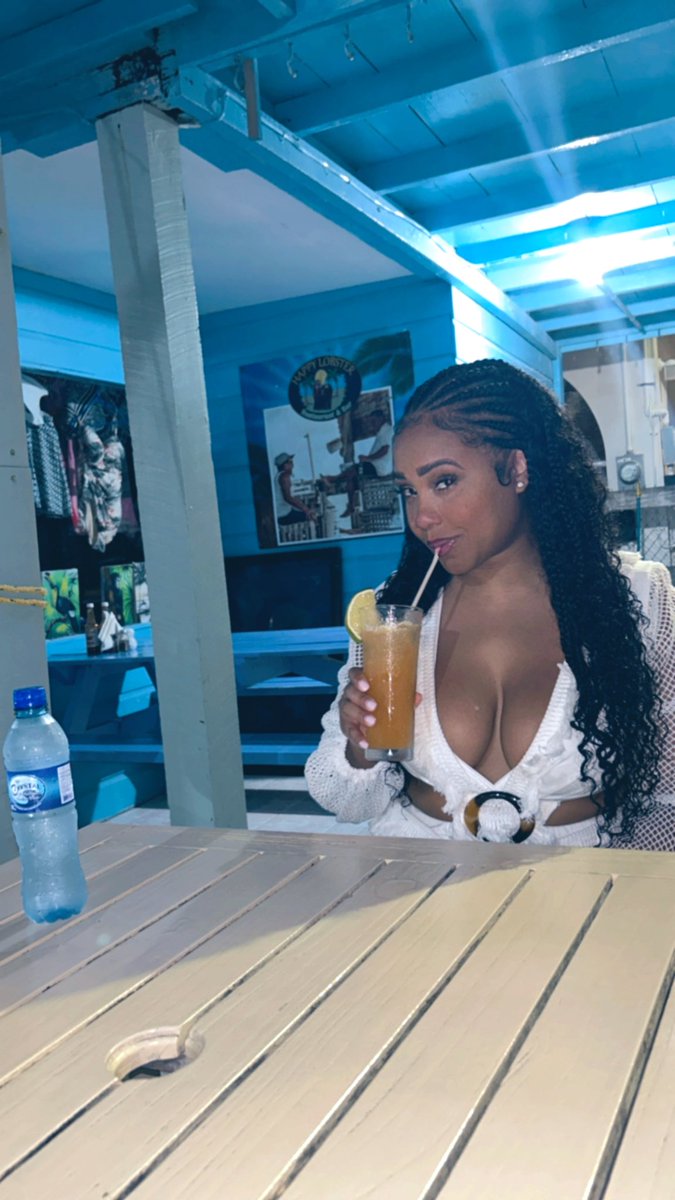 MONICA NOWITZKI tweet media