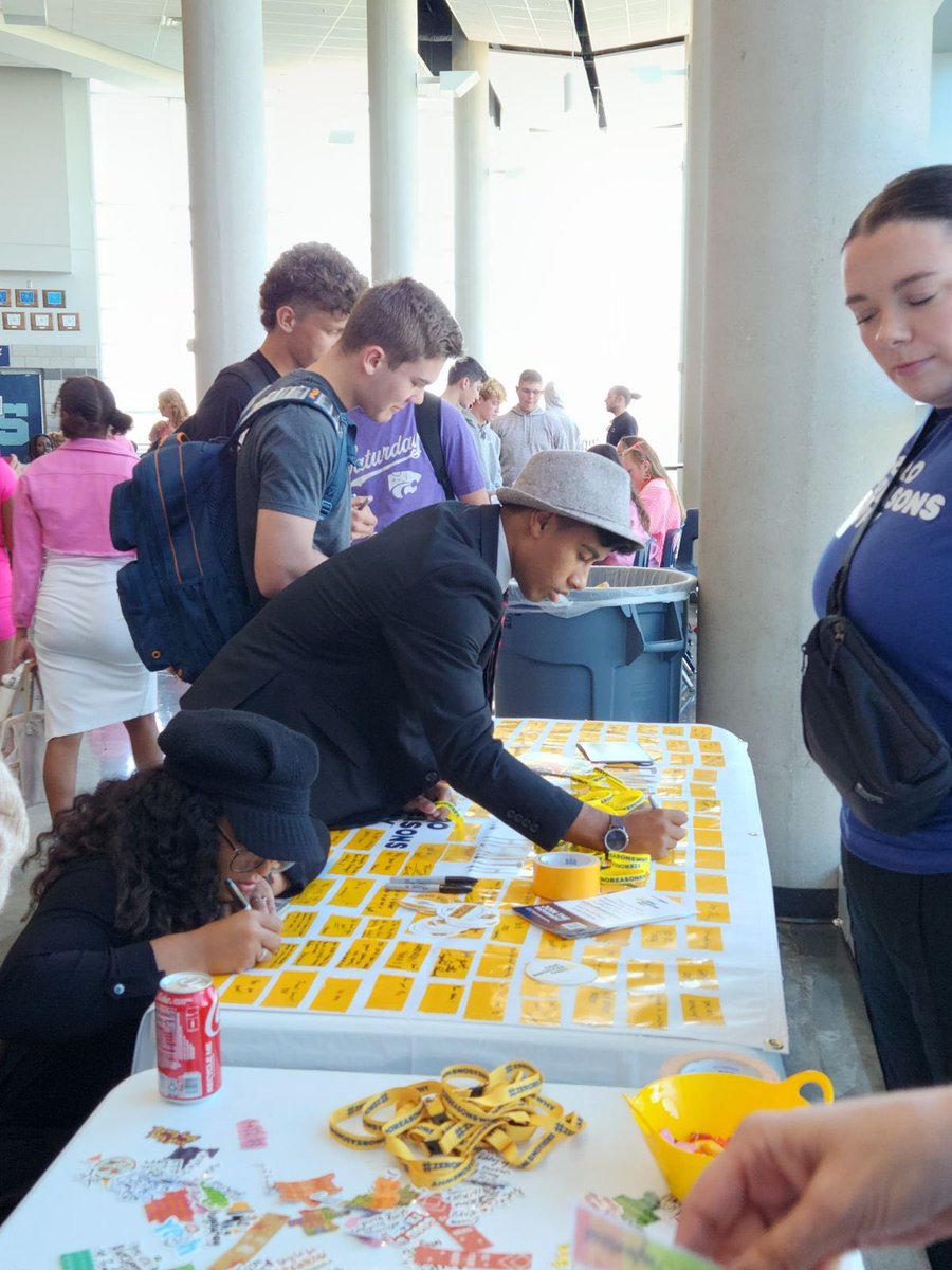 It was a great lunch today with students signing our #zeroreasonswhy banner, getting bracelets, lanyards, stickers &amp; candy. It’s a great day to be a Titan! <a href="/LSWestAD/">LSW Titans Activities</a> <a href="/lswestonline/">lswestonline</a> <a href="/DrKaylaMaid/">Kayla Maid</a> <a href="/DrJesiCygan/">Jesi Cygan</a> <a href="/zeroreasonswhy_/">#ZeroReasonsWhy</a>