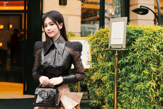bailu_thaifans's tweet photo. ✨Paris Fashion Week 2023 [ 𝐁𝐀𝐋𝐌𝐀𝐈𝐍 ]

BaiLu 1stPFW

#BALMAINSS24 #BaiLuxPFW2023
#ไป๋ลู่ #BaiLu #白鹿
©Alongtheway妍途·白鹿 https://t.co/tSnDLTYroL