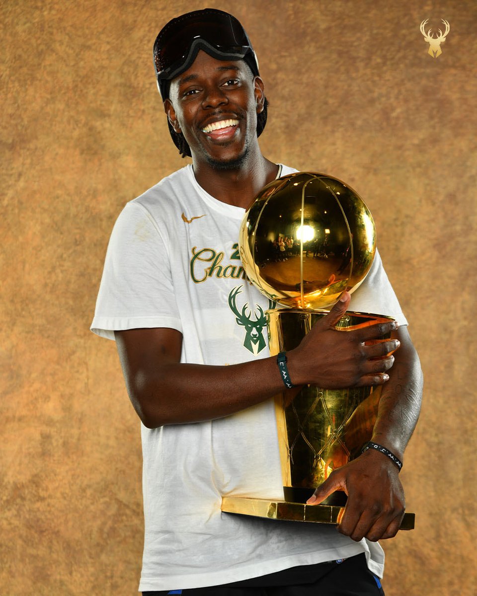 deercrossin6's tweet photo. Thank you, Jrue Holiday! NBA champion, and Milwaukee Buck for life. His number deserves to hang in the rafters. https://t.co/pWtJJDja1h