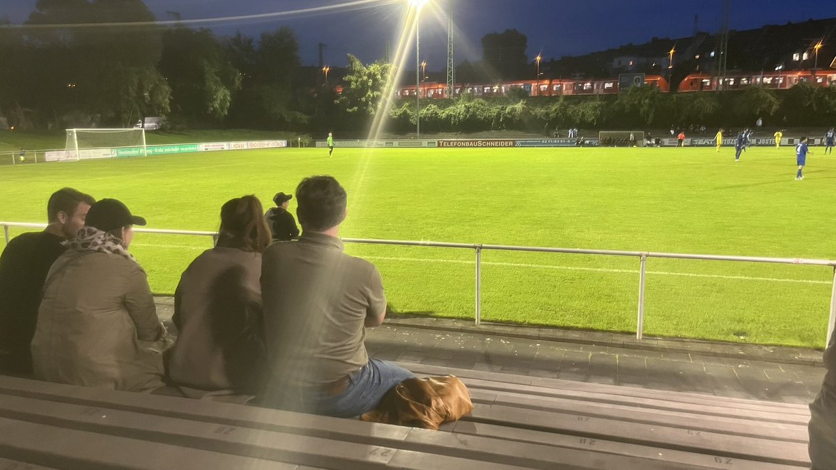 #Flutlichtromantik 💡 #duesseldorf #TRUSVS <a href="/turu_1880/">TuRU 1880 Düsseldorf</a> <a href="/SV_Straelen/">Dirk Otten</a> #Niederrheinpokal