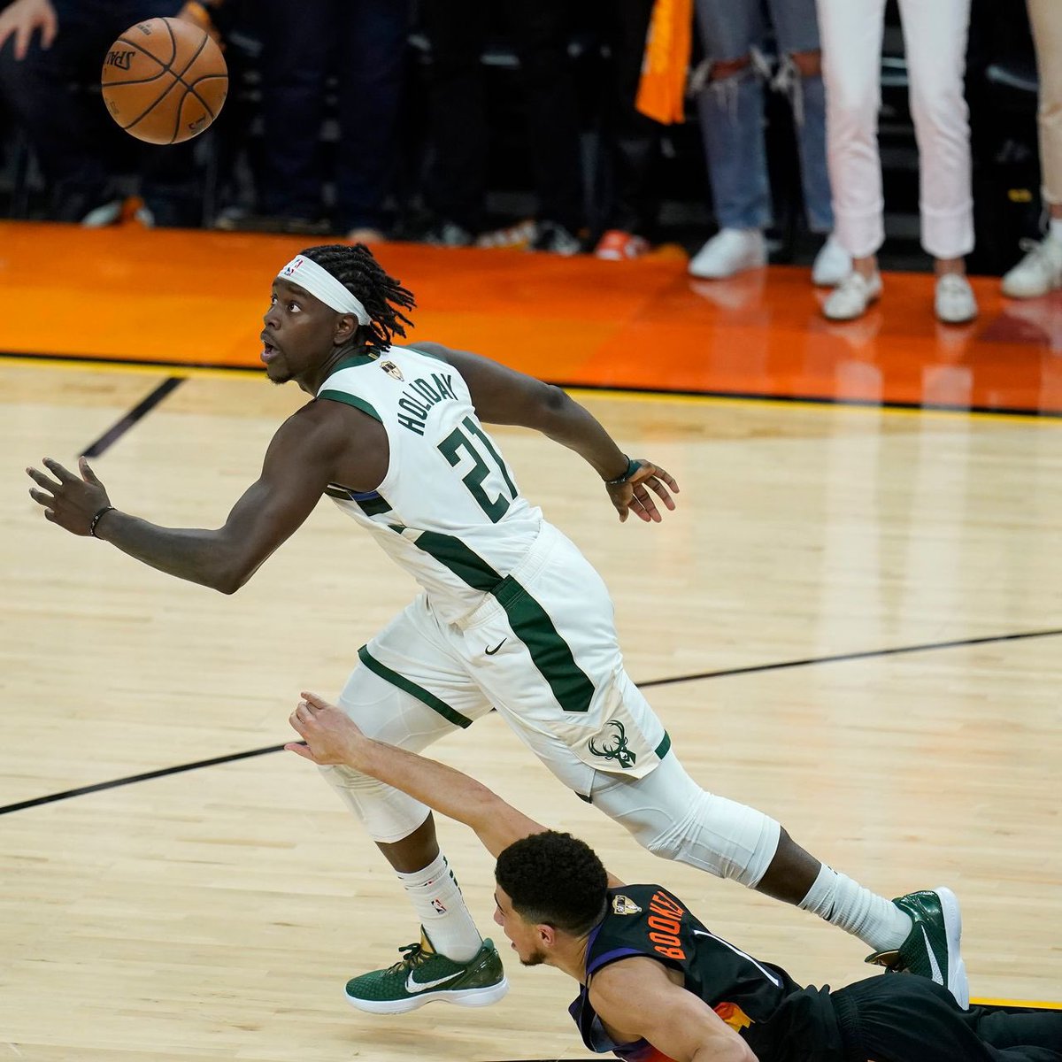 nathanmarzion's tweet image. JRUE HOLIDAY I WILL ALWAYS LOVE YOU

THANK YOU FOR THE GREATEST PLAY IN BUCKS HISTORY

FOREVER MY POINT GUARD