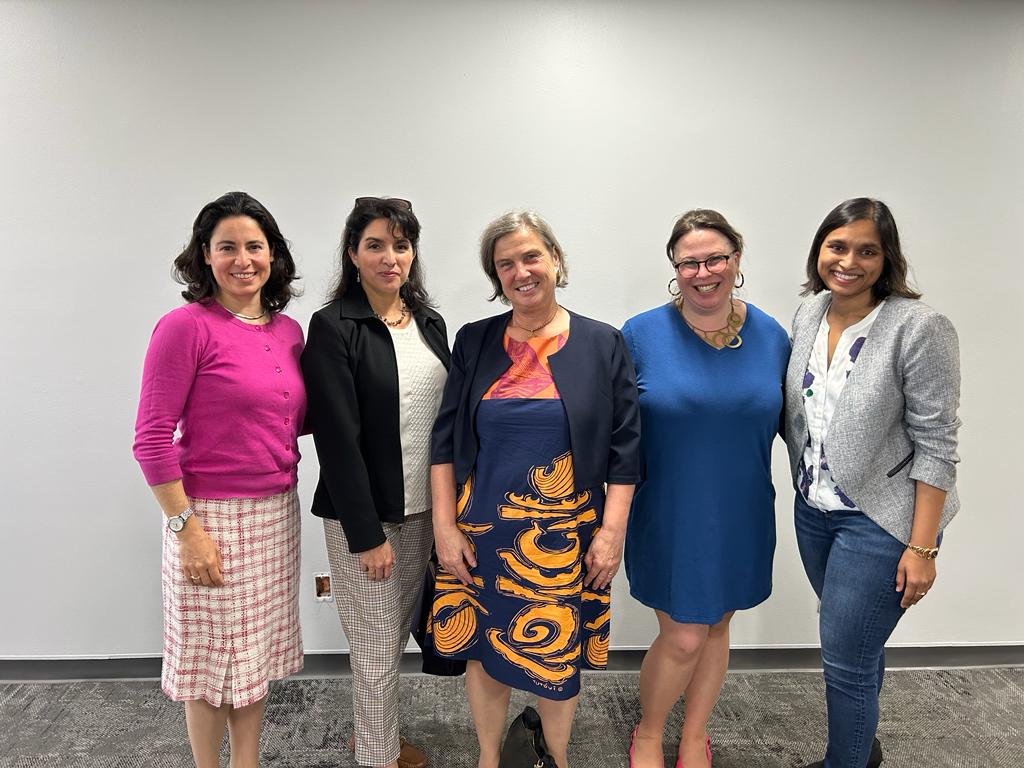 Vafi1217's tweet image. Lovely to celebrate the work of the @CCEFJCWS in company of #uOttawa and #CarletonU communities! Lots to learn from @uOttawaHRREC academic member Nadia Abu-Zahra's contributions and looking forward to supporting the work of Marie-Eve Carrier-Moisan as she begins her term.