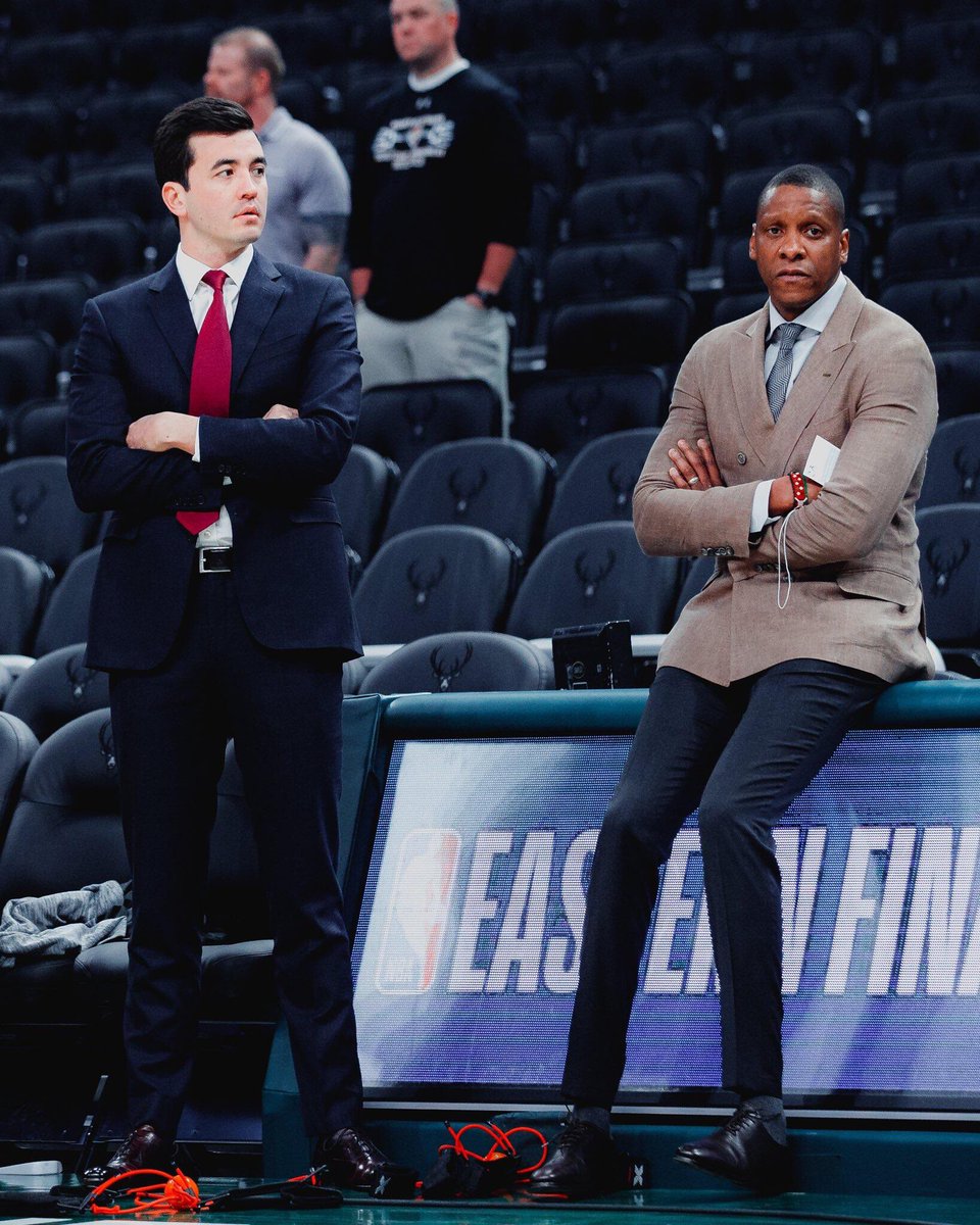 -Burned 2 FRP for play-in/1st round exits

-Struck out on Spida, KD, and Dame in the last 2 years

-Lost Fred VanVleet for nothing

-Entering the season with 3 starters on expiring contracts

-Refused to blow it up in February 

Masai Ujiri &amp; Bobby Webster’s Raptors
everyone