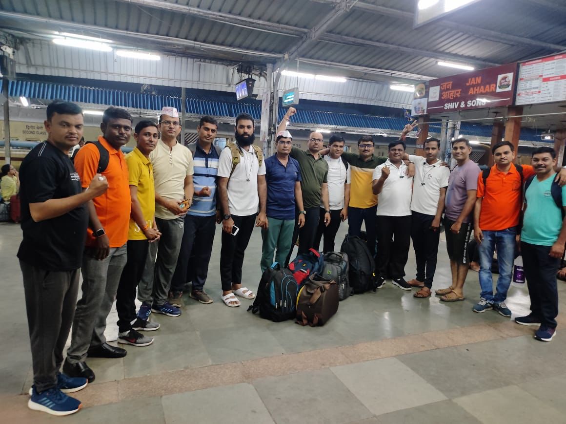 VinayakChauthe's tweet photo. दिल्ली पुरानी पेंशन आंदोलन के लिए हजारो कर्मचारी दिल्ली के लिए निकले... #NMOPS #OPS_RALLY_DELHI__CHALO https://t.co/uGCfAjgwyp