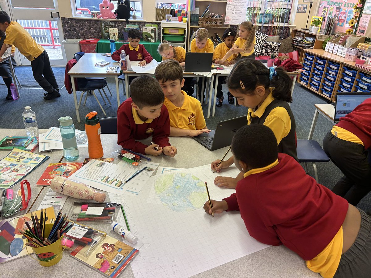 Year3Chantry's tweet photo. Finally, the children spent the afternoon doing their own research and then presenting back their learning to the rest of their class! We had an amazing day - and we are so impressed with how much the children learnt 🤩 #enquirybasedlearning https://t.co/2bioA7Gw0v