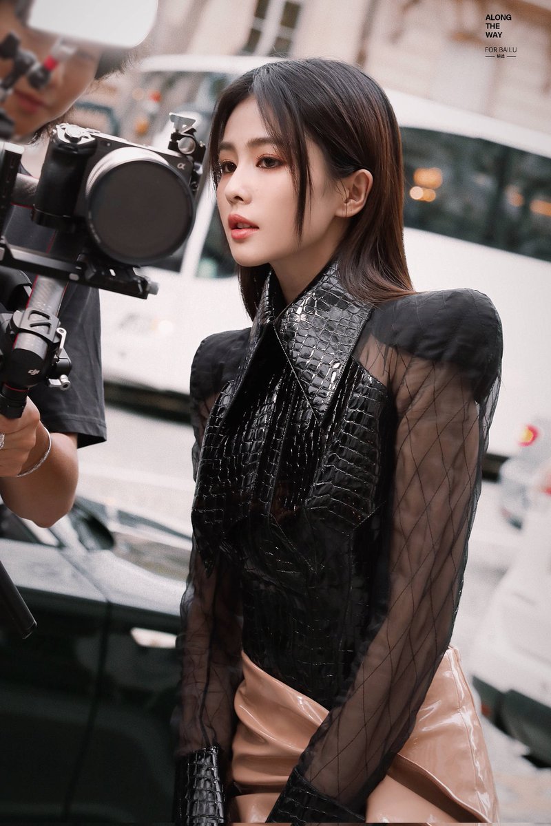 QBailu's tweet photo. Baby so beautiful
BaiLu 1stPFW   
#BALMAINSS24 #BaiLuxPFW2023
#BALMAINSS24xBaiLu
#BaiLu #白鹿 https://t.co/wJuMIIrPI5