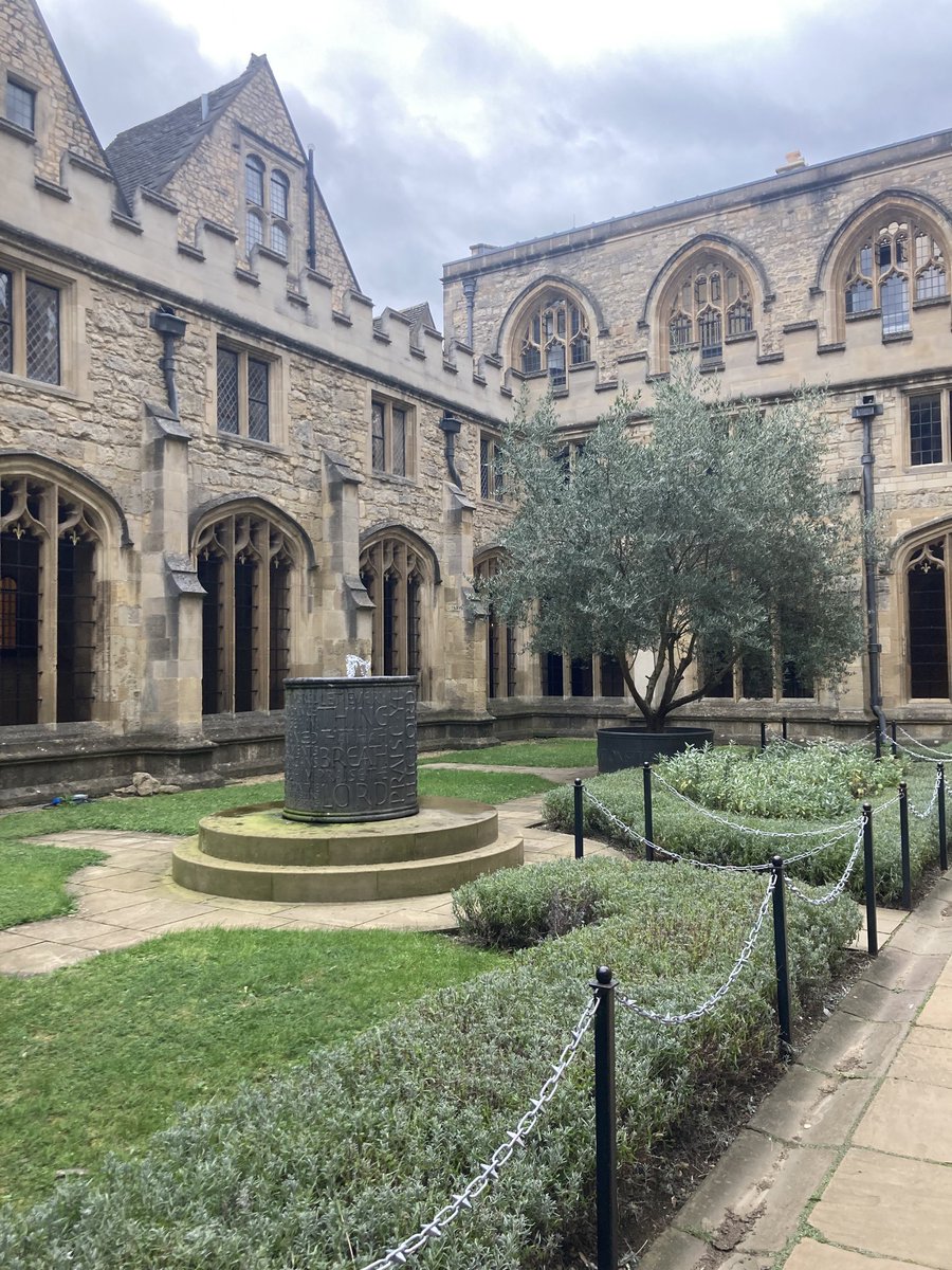 HeatherLeppard's tweet photo. First outing of the new semester to Evensong at Christ Church Cathedral #beautiful https://t.co/CBdw3W06Cx