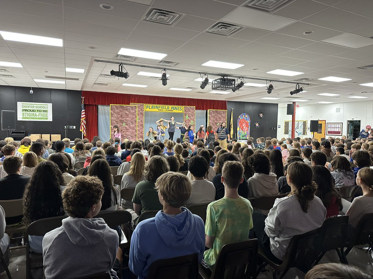ed_techguru's tweet photo. Students at BRMS watched a Chester PTO assembly called “Post, Like, Share”
Good message! Ask your kids about it! 
@WeAreChesterNJ 
@BlackRiverMS https://t.co/Ued7HW5suu