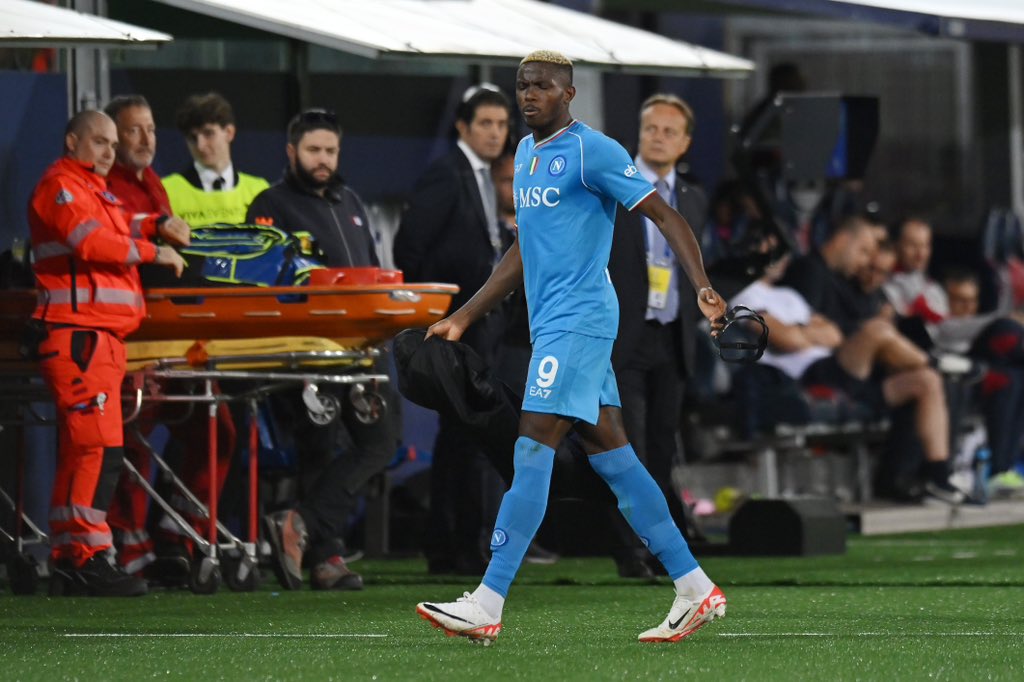 FabrizioRomano's tweet photo. 🔵🇳🇬 Napoli coach Garcia on Osimhen case: “We were frustrated after the draw vs Bologna, then some awkward things on social media didn’t help us in the last two days”.

“I spoke to Victor, it’s key to have him focused on the game — he’s gonna do his best for Napoli”. https://t.co/4YuvUTD2QN