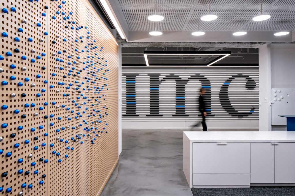 ForcadeAssoc's tweet photo. Vibrant and thoughtful branding we created for a corporate office in Chicago

#wayfinding #signage #graphicdesign #branding #chicago https://t.co/r7aNopGqeY