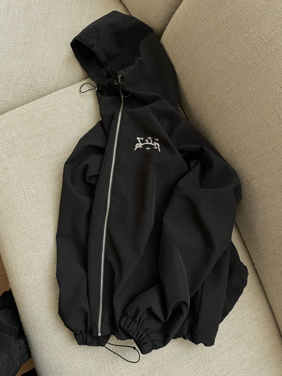 Divinbydivin's tweet photo. 💫WINDBREAKER JACKET
new drop October 5th
19h00FR - 7PM CET

WINDBREAKER JACKET
-3 Originals colorways
-Nylon fabrics
-Embroidery design
-YKK zipper
€119.95

Ready to ship
Worldwide and fast delivery https://t.co/YoloeL6lIU