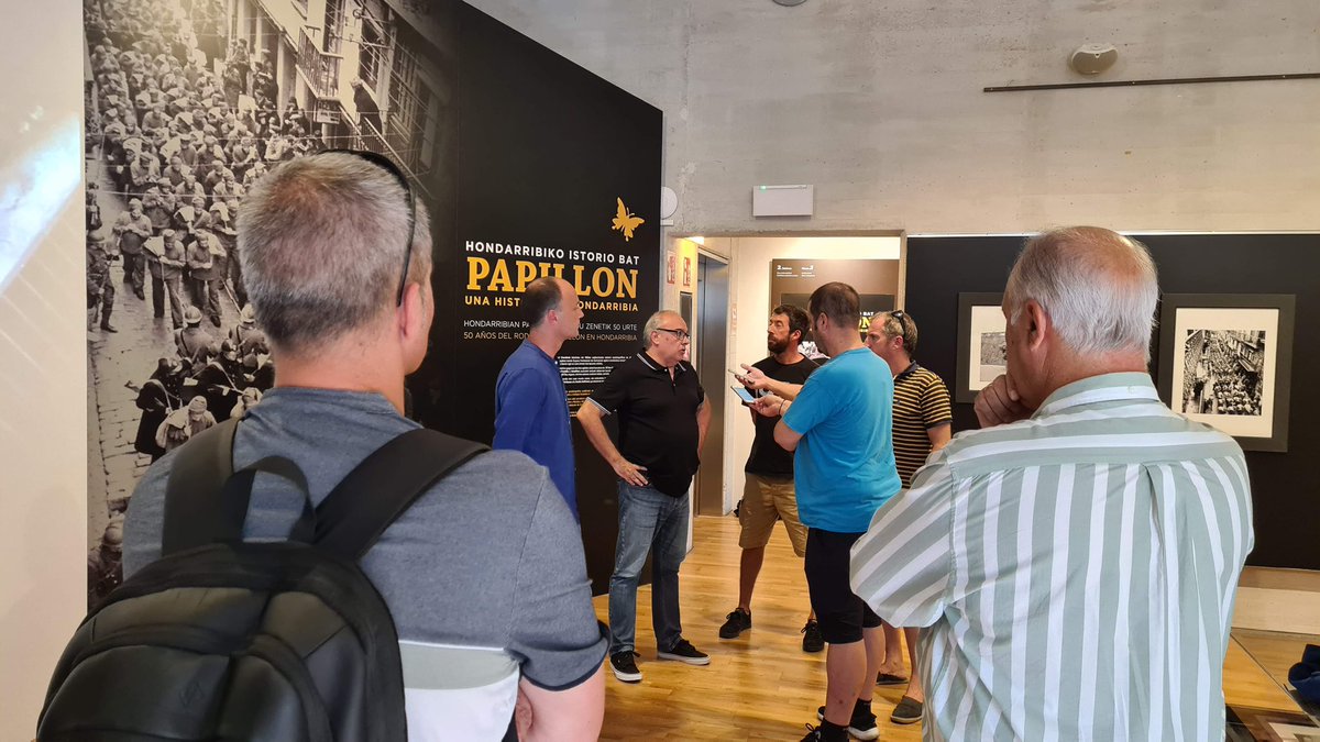 ViridianEstudio's tweet photo. Algunos momentos de la #ruedadeprensa 🎤 que abrió la exposición Papillón en #Hondarribia, con el alcalde, Igor Enparan, el concejal de Cultura, Ortzi Alonso, y el comisario de la #exposición, Pedro Usabiaga. Estará abierta hasta el próximo 31 de octubre ¡No te la pierdas! 😉 https://t.co/RBDF4lYMCb