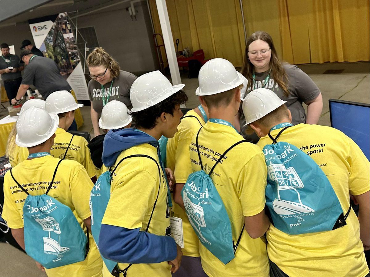 skh42's tweet photo. Schmidt Associates goes to JA Jobspark!! @JA_USA @IndyStateFair @JACentralInd Hands On Minds Open! https://t.co/7S9hQ2MZMq