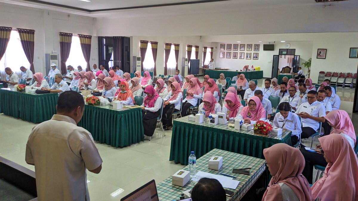 dinkespati's tweet photo. Rabu (27/) Dinkes Pati mengadakan Rapat Pimpinan yang diikuti oleh para pimpinan Dinkes Pati, 29 Kepala Puskesmas, Kepala Labkesda, Direktur RSUD RAA Soewondo dan Direktur RSUD Kayen

#rapim
#dinkespati https://t.co/dyRtUJfXxb