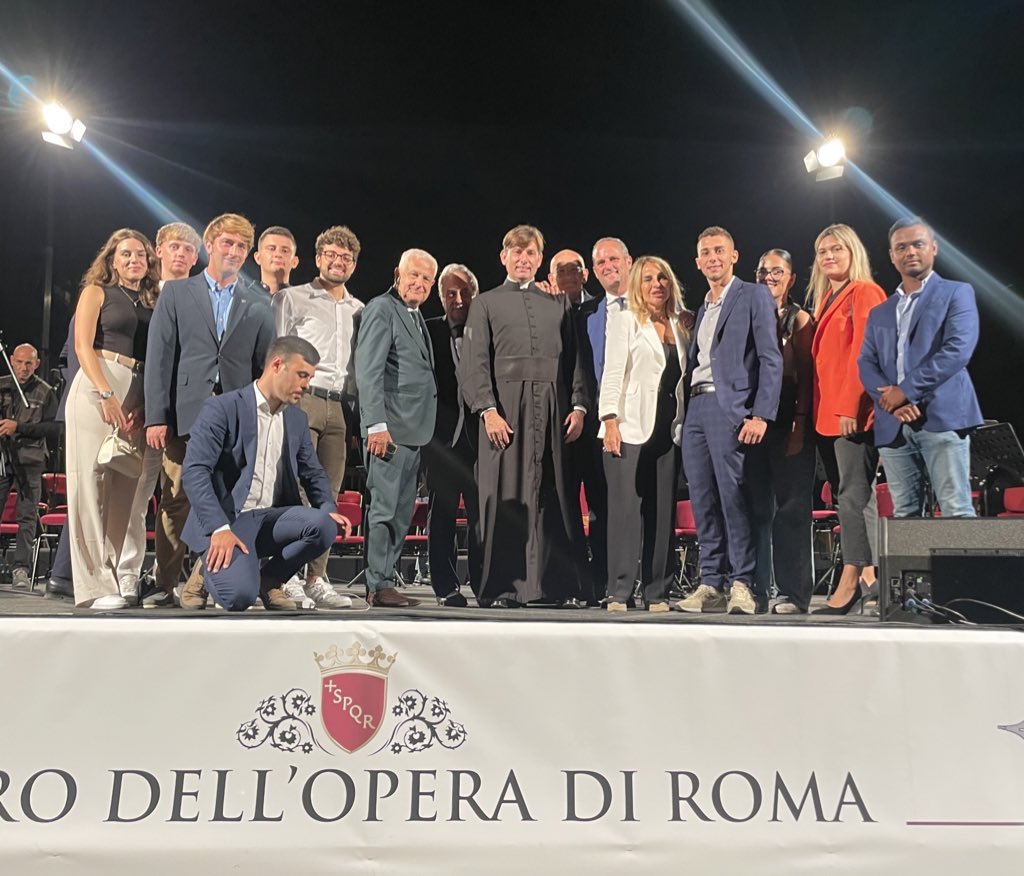 🎻 Il Teatro dell’Opera di Roma ha incontrato #TorBellaMonaca, e noi c’eravamo! 

🇮🇹 Presenti con <a href="/figiovaniroma/">Forza Italia Giovani Roma</a> insieme a #DonAntonioColuccia, <a href="/Battilocchio/">Ale Battilocchio</a>, @maria__spena e i nostri rappresentanti delle Istituzioni in materia di sicurezza e legalità.