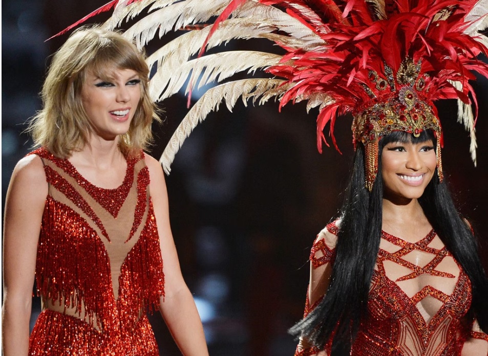 MusicalesNo's tweet photo. Una colaboración entre Taylor Swift y Nicki Minaj es posible. Y no nos referimos a que las dos pusieran de su parte para resolver su desencuentro de hace unos años. Los «swifties» y los «barbz» están convencidos de que una canción conjunta se acerca https://t.co/Ppv9NrWaXP
