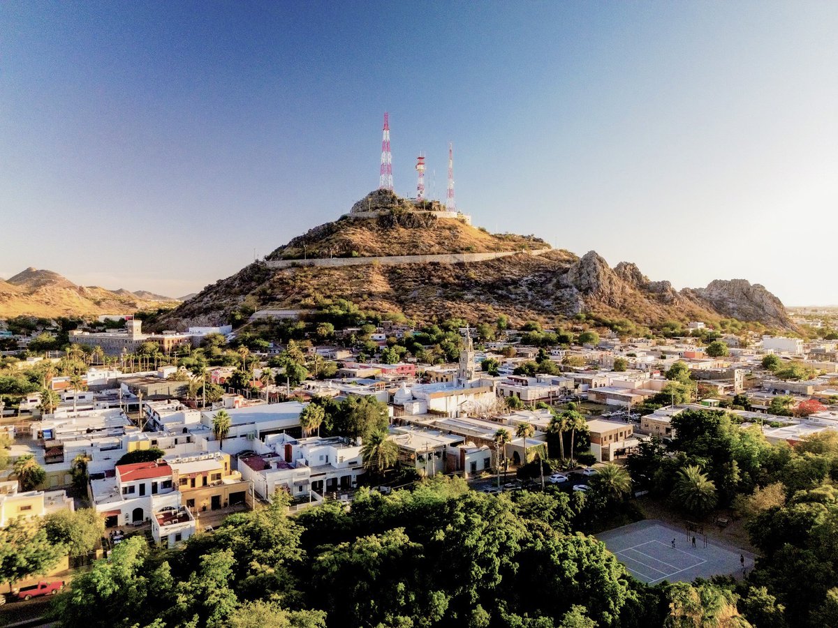 tonoastiazaran's tweet photo. ¡Hermosillo tiene con qué!

La belleza de sus paisajes, el sabor de su gastronomía y la calidez de su gente atrapa el corazón de quienes visitan nuestra Ciudad del Sol.

 ¡Feliz #DíaMundialDelTurismo! https://t.co/fTHG7oieOf