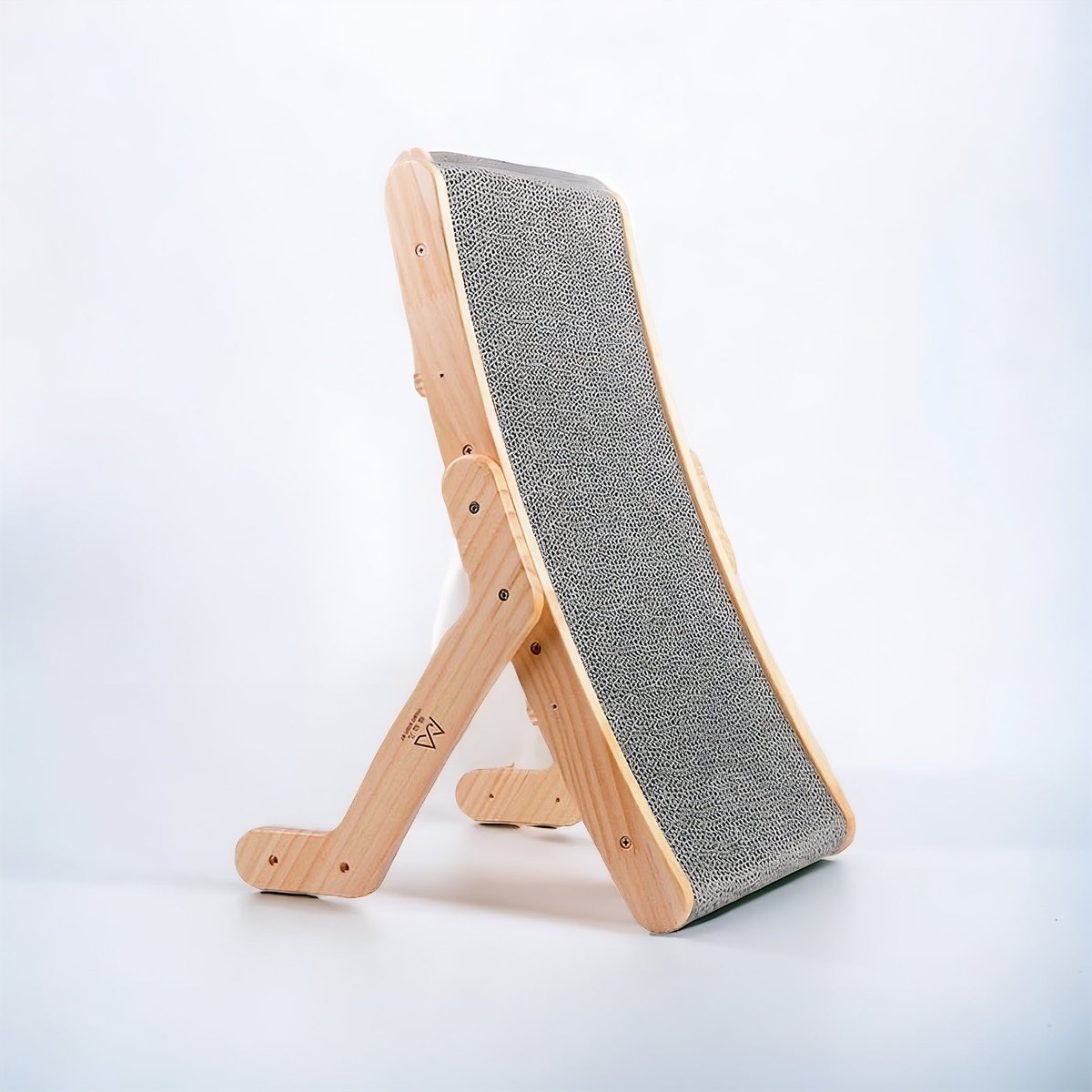 shopfolia's tweet photo. Introducing our innovative 2-in-1 Cat Scratching Pad and Lounge Bed! This product is perfect for #cat owners who want to keep their furniture safe from claw damage while providing their feline friend with a cozy place to relax and play. https://t.co/Wj6SSQtNBf