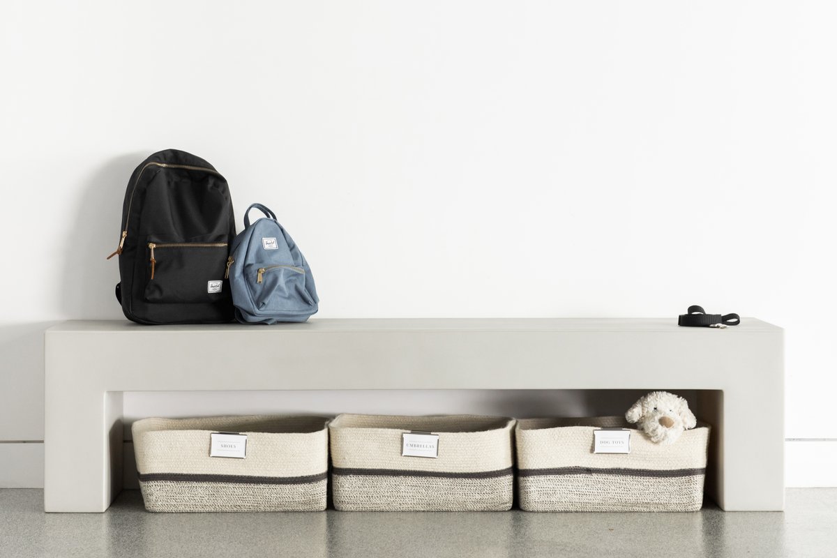 TheNimbleNest's tweet photo. B A C K  A T  I T / 🎒 With #backtoschool season coming to an end, the reality of backpacks, homework + school lunches is getting really real. We like to create a kids drop zone by the entrance to the home so kids always know where to place + find their backpacks! 

📸 @public311 https://t.co/dIOtxh31E1