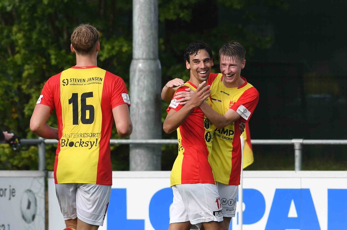 csv_apeldoorn's tweet photo. NIEUWS EERSTE ELFTAL 📰

OBW tegenstander in eerste ronde districtsbeker Oost: https://t.co/gQh2QxKqBj

Aanstaande zaterdag wordt er in Wierden geoefend tegen SVZW: https://t.co/74dIZPeU3v https://t.co/JOOjBhIRcr
