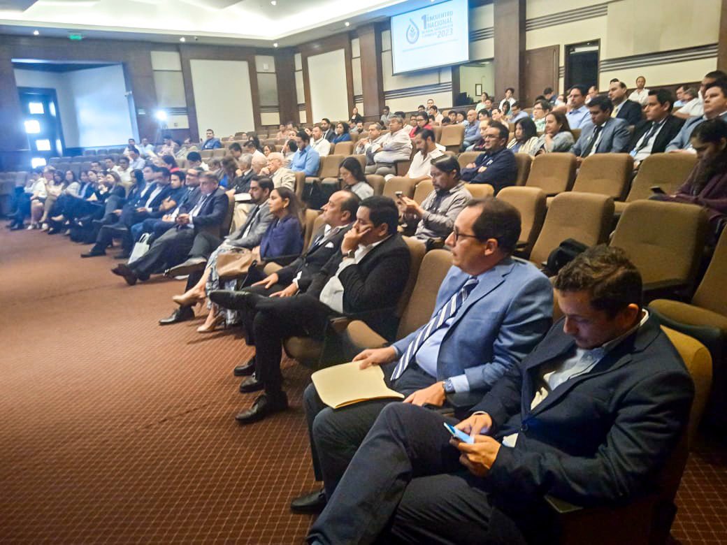 EmpresaaguaEc's tweet photo. #Samborondón | La EPA EP, se hizo presente con la ponencia "TRASVASE DAULE – SANTA ELENA, Contribución a la Seguridad Hídrica" en el Primer Encuentro Nacional de Agua, Saneamiento y Ambiente “Construyendo Ciudades Hacia un Desarrollo Sostenible” organizado por #AEISA.
#Agua https://t.co/5rsKVxuqCA