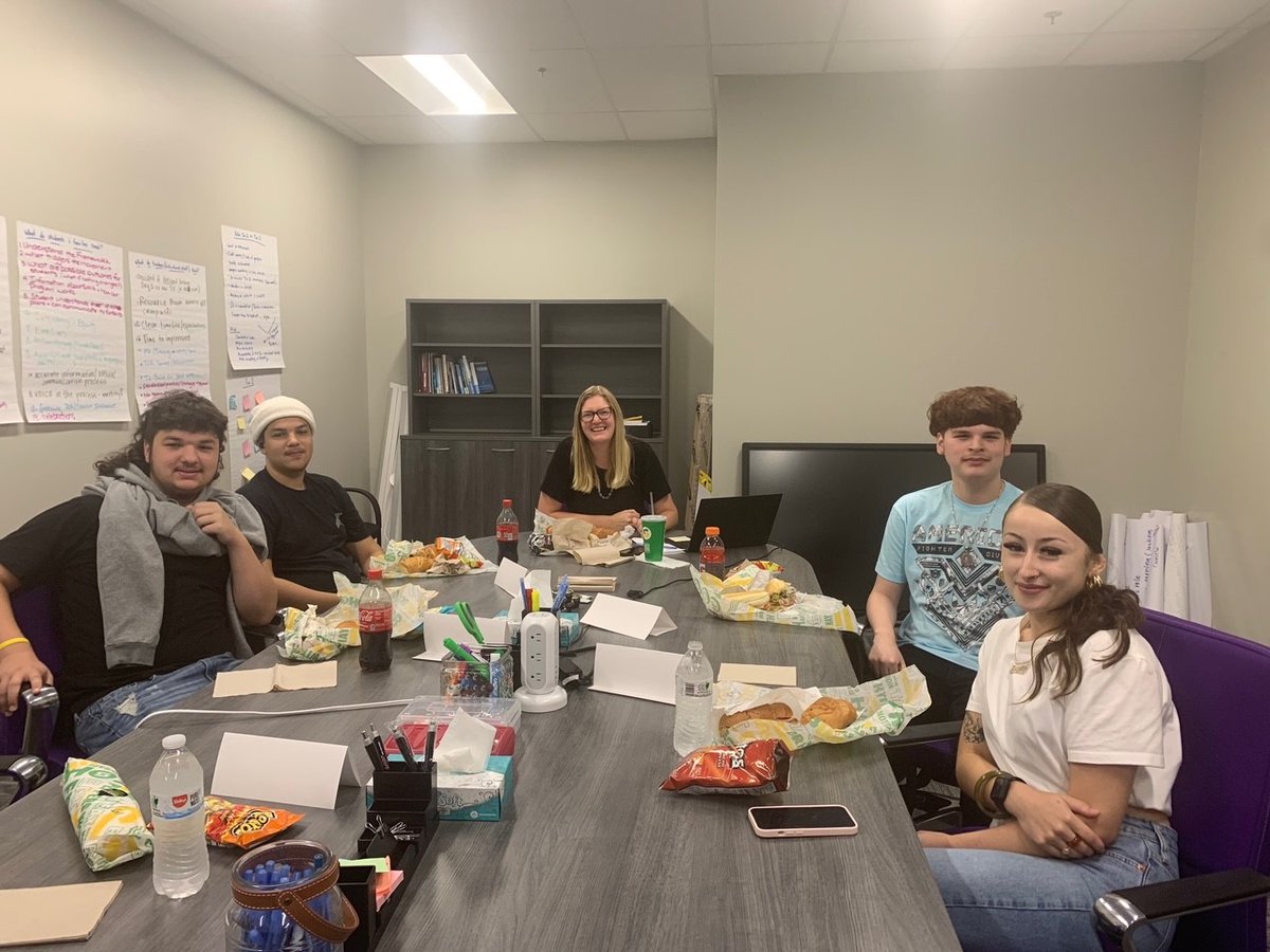 SAVA_Charter's tweet image. A few weeks ago, Director Summer Ash had lunch with scholars. Student voice is important to SAVA! 

#savacharter #gcccharters #gcclevelup #elevateourimpact #loveteachguide @gcc_charters