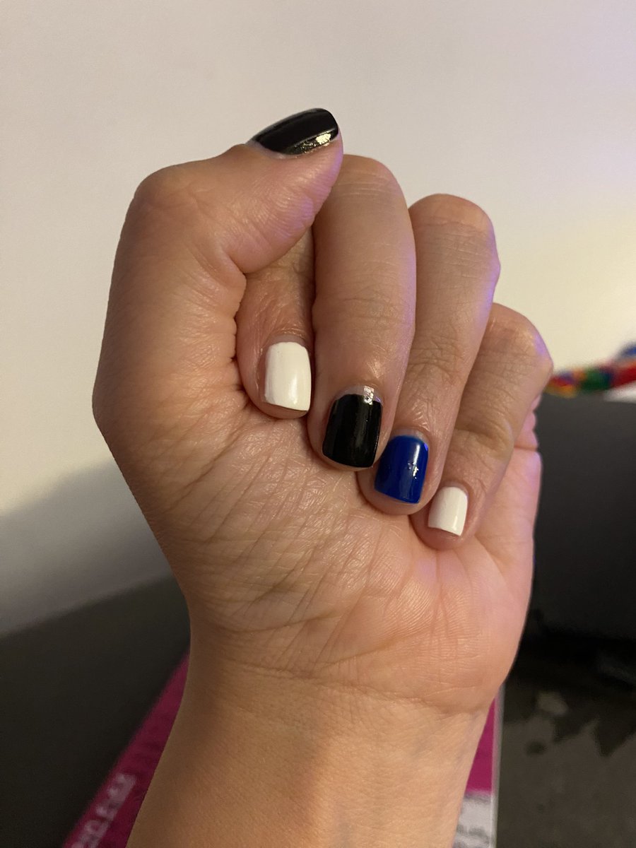 smthicncrry's tweet photo. @love_it_takes @Pleasing @Harry_Styles @harry__lambert @GemmaAnneStyles @MrsAnneTwist @LSHQNailPolish I actually felt too lazy to make a decent photo so if you forgive the lame background, I did that with some bottles I stole from the LSHQ vault the other day 🤫 https://t.co/NPLBefRmik