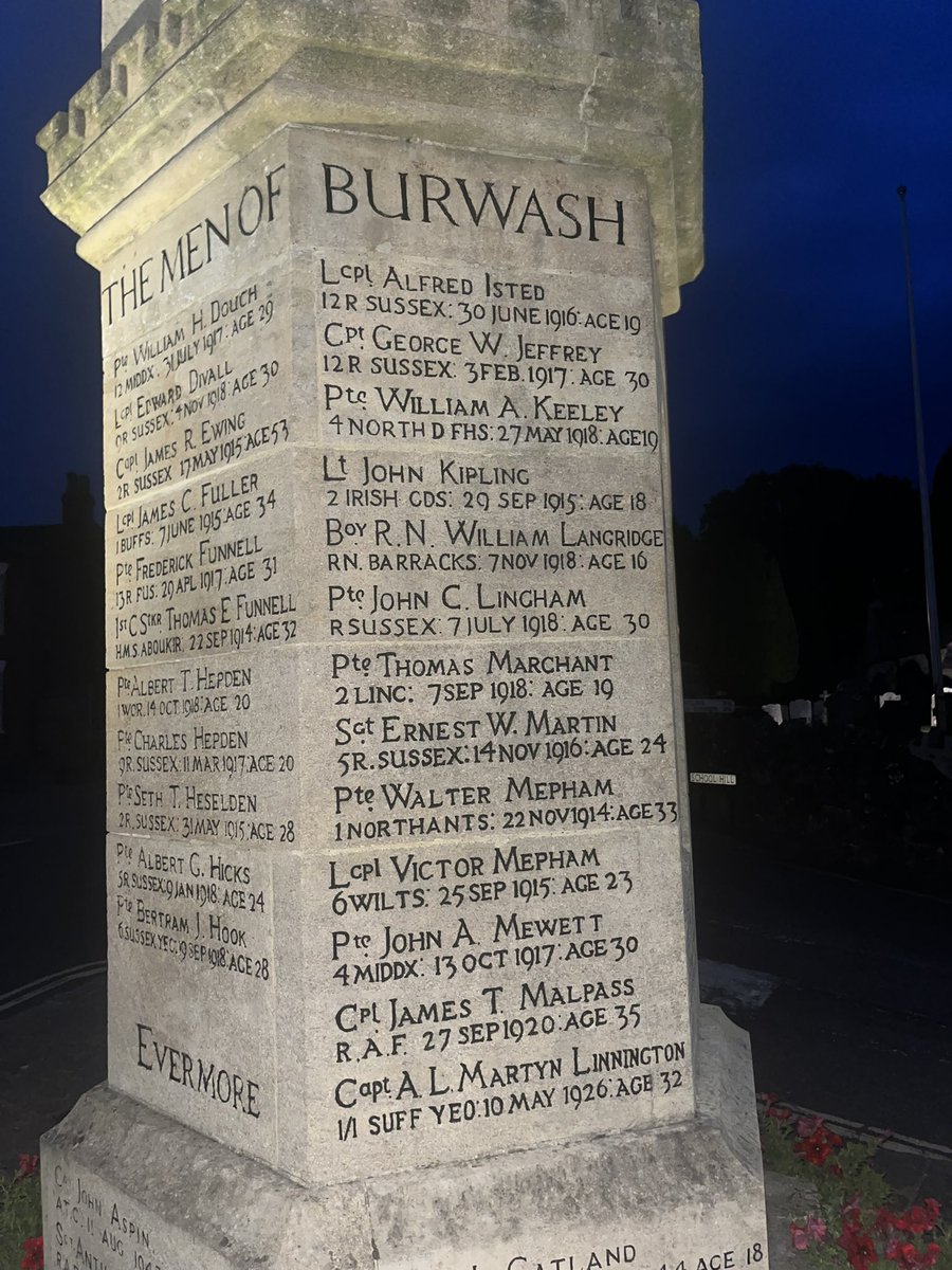 JeremyPM66's tweet photo. The lantern lit on the Burwash Village Memorial tonight to commemorate Lt John Kipling, Killed in Action on this day in 1915 at Loos aged 18. ‘Their name liveth for evermore’ #FWW #Loos #rudyardkipling @sommecourt https://t.co/O3sZLjitkg