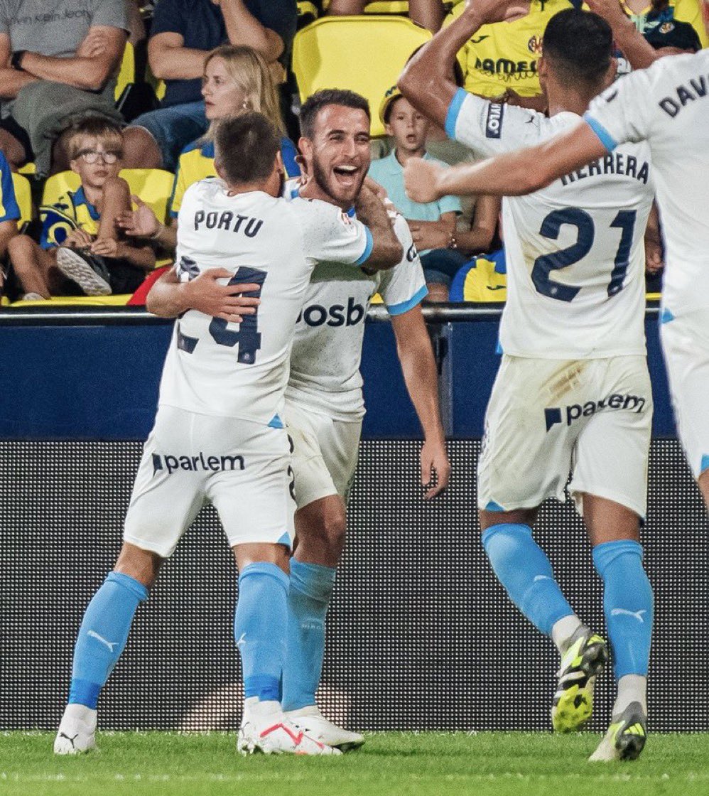 Nilsola10's tweet photo. 💣💣🚨🚨

El @GironaFC ÉS EL LÍDER DE PRIMERA DIVISIÓ. 

L’equip de @Michel8Sanchez ha superat al Villarreal a La Ceràmica i suma 19/21 possibles després de SIS victòries consecutives. 

El gol d’ÈRIC GARCIA col·loca els gironins per davant de MADRID i BARÇA. 

POESIIIIIIIIIA!!! https://t.co/iEKdinqZXG