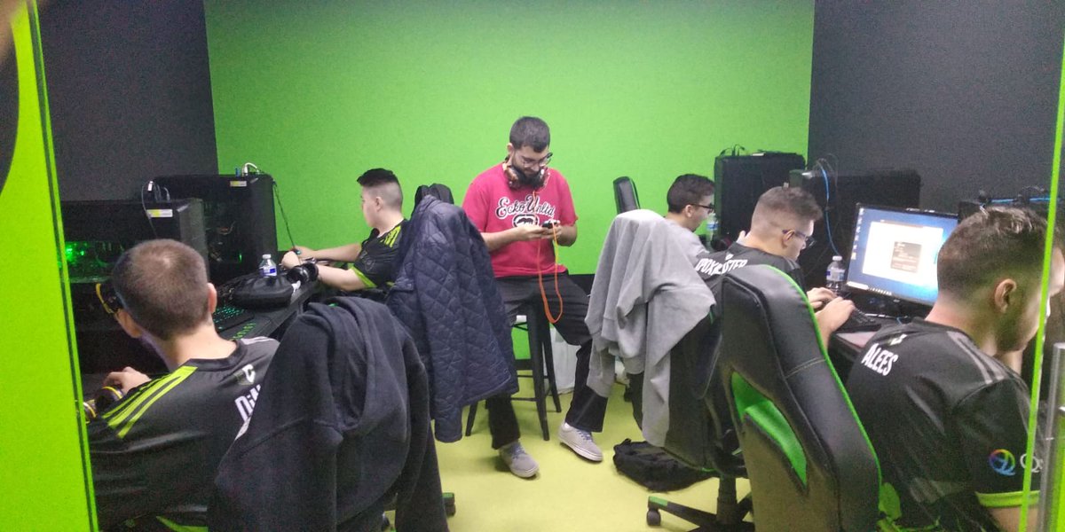 Pablo Escobar tweet media