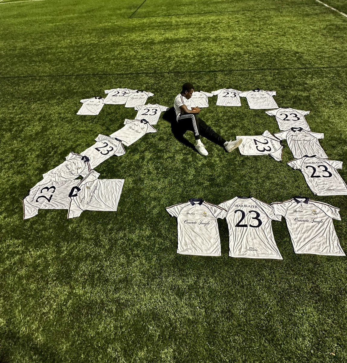 bubsboogie's tweet photo. @CLINT419 WE STILL WANT THAT BAG 

TRAILBLAZER “23” JERSEY

12 PM 30/09

NEVER RESTOCKING https://t.co/3Mn3kHDLwA
