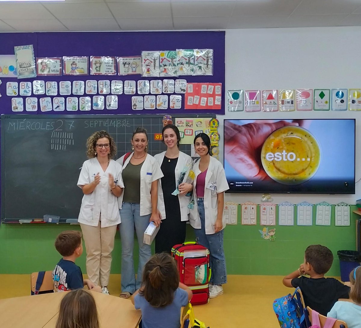 Area3Lorca's tweet photo. 👩‍⚕️👨‍⚕️El @Area3Lorca ha iniciado la campaña de vacunacion frente a la gripe a niños de 3 y 4 años en los centros escolares de Lorca, Águilas, Totana y Puerto Lumbreras, facilitando a las familias la inmunización de los menores ¡La vacuna es segura y de fácil administración!👏👏💪 https://t.co/fs9p8aXceE