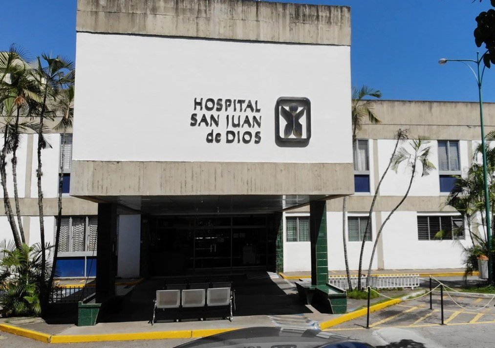 pzl17's tweet photo. #FETRASALUD Atención! Recibo la denuncia del #Personal del Hospital Privado San Juan de Díos, Ubicado en Valle Arriba, Señalan q Autoridades Persiguen, Vejan, Realizan Despidos Forzosos, han reducido la nómina en más de un 60% y Pagan Salarios de Hambre, #EstanDesesperados #SOS. https://t.co/LHxNNVk927